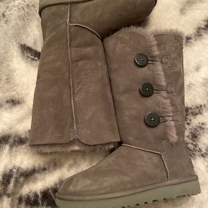 Women’s W BAILEY BUTTON TRIPLET II UGG